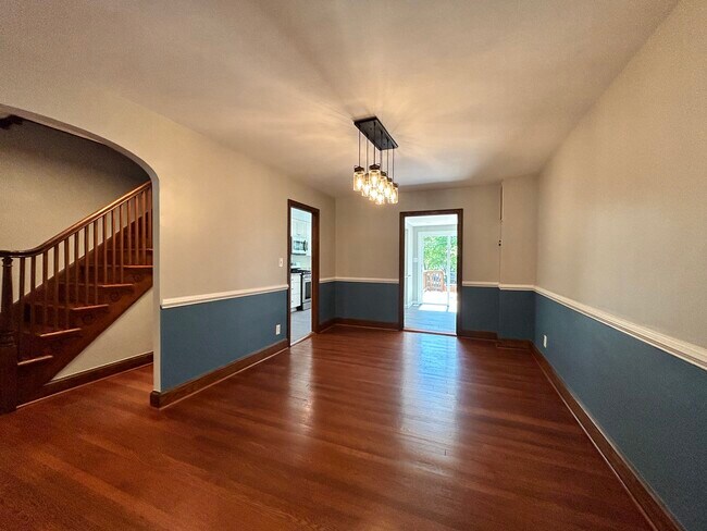 Primary Photo - 24 Gallatin St NW