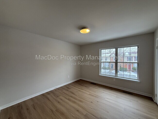 Building Photo - 5230 King's Wood Ln
