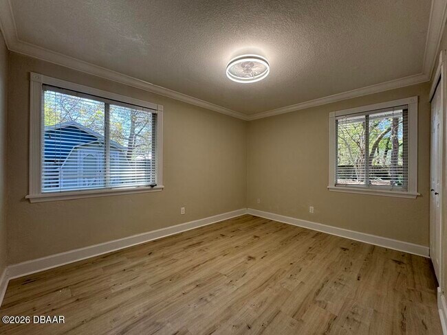 Building Photo - 190 Hidden Hills Dr