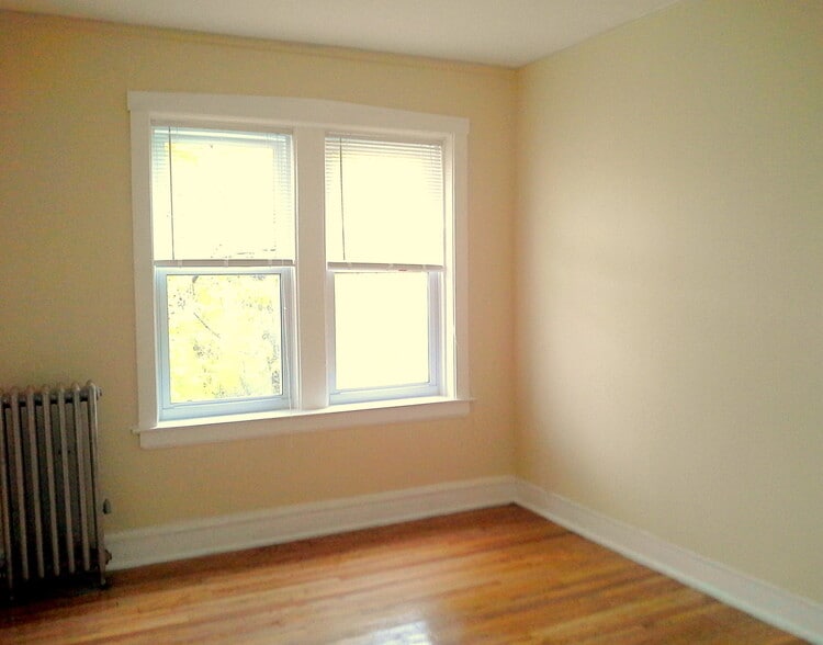 Building Photo - 4051 W Melrose St