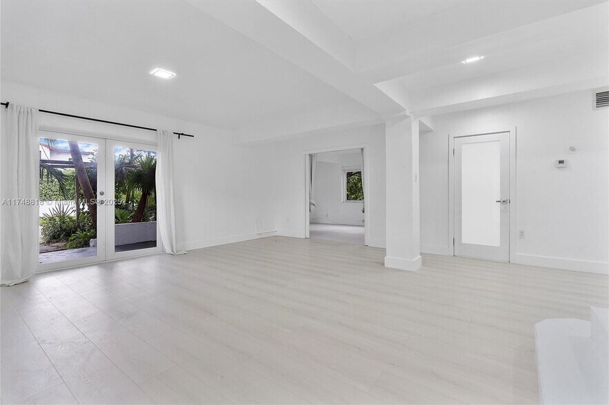 Building Photo - 600 Surfside Blvd