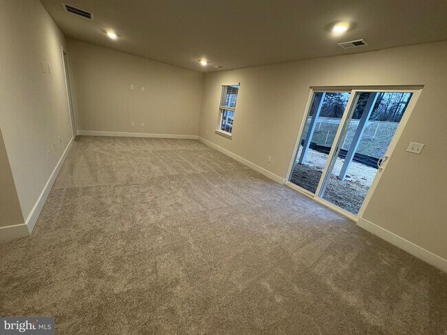 Building Photo - 254 Birdie Ct