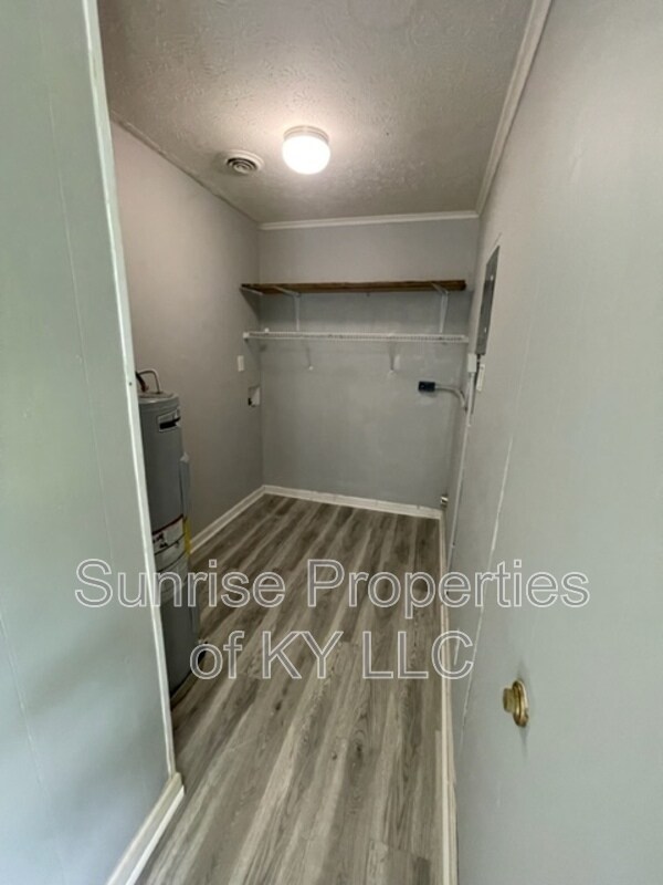 Building Photo - 6704 Rebecca Ln