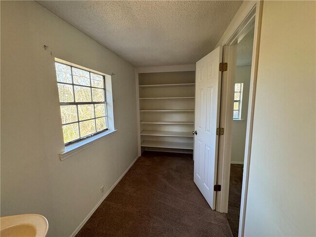 Building Photo - 7445 Bowers Ln