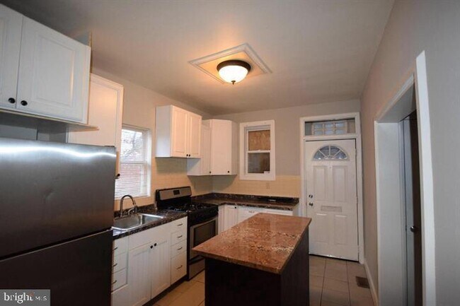 Building Photo - 537 Wildwood Pkwy