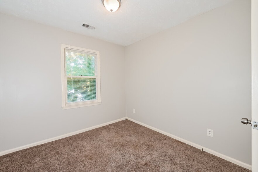 Building Photo - 5353 Ridgemere Ct