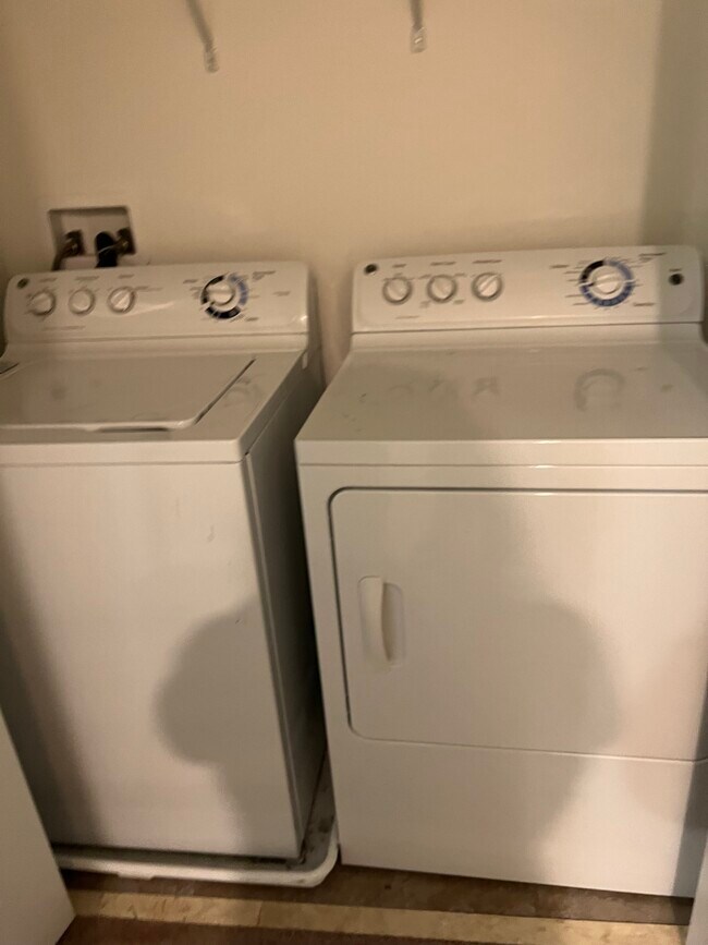 Building Photo - 9868 Trumpet Vine Loop