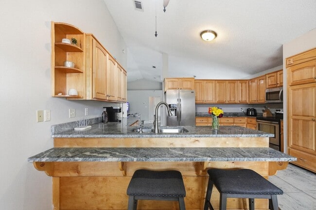 Building Photo - 123 Steeplechase Dr