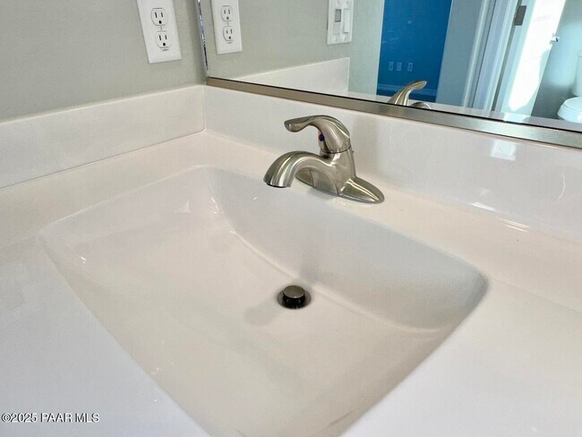 Building Photo - 7701 E Fieldstone Dr