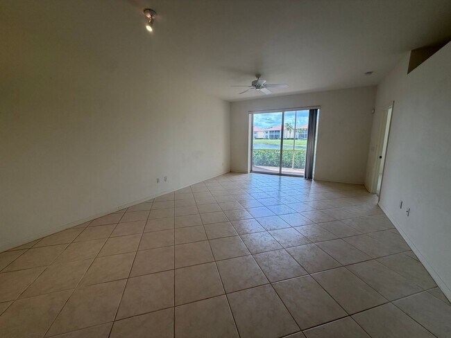 Building Photo - 330 Robin Hood Cir
