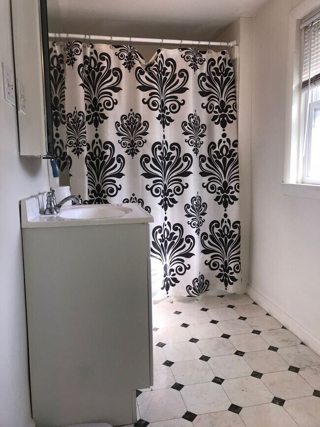 Building Photo - Charming Three-Bedroom Home in Cedmont!