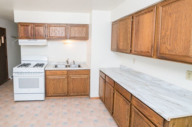 Building Photo - 3 bed 1 bath Duplex in Portage