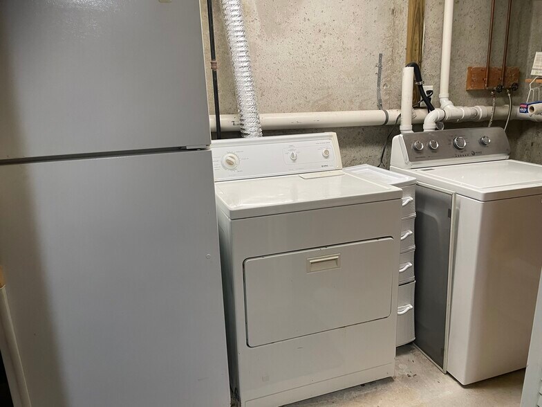 Building Photo - 19 Lafayette Rd