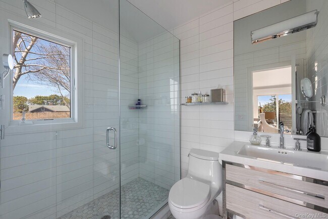 Building Photo - 23 Landing Ln