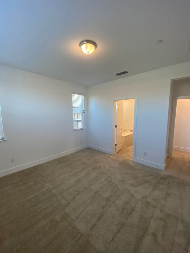 Building Photo - Single Story Home in Whitney Ranch with Ow...