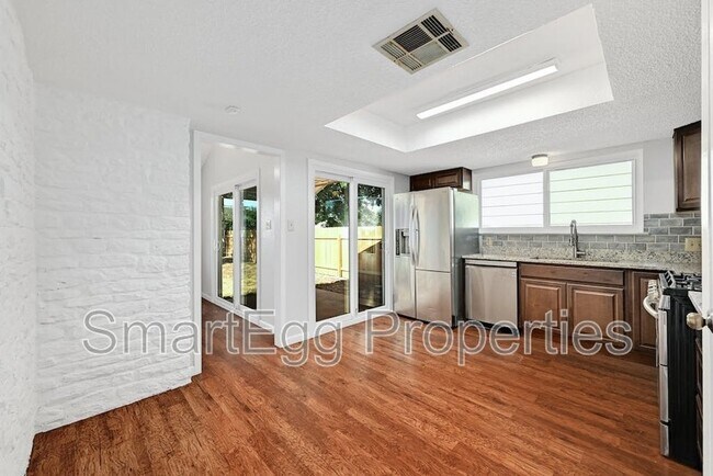 Building Photo - 10703 Onyx Cove