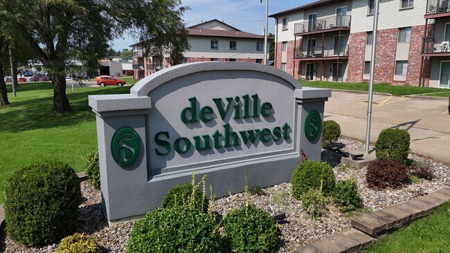 Building Photo - 917 Southwest Blvd