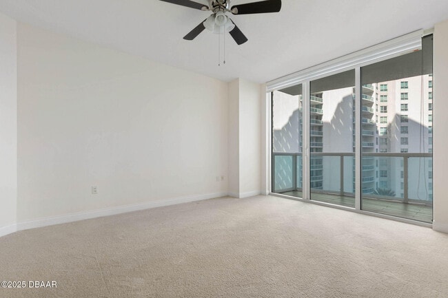 Building Photo - 231 Riverside Dr