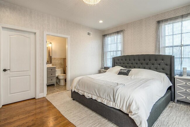 Building Photo - 133 Brunswick St