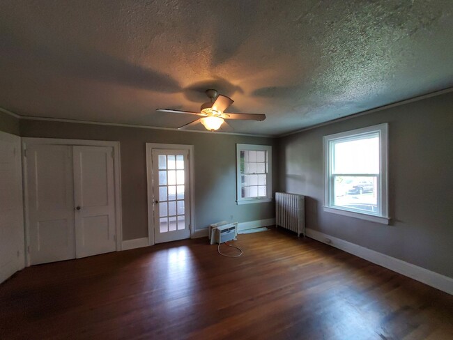 Building Photo - BH-P2P1418-1