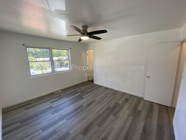 Building Photo - 810 Sledgehammer Dr