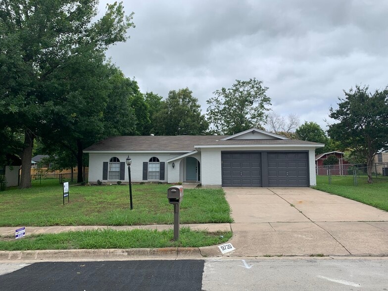 Front of House - 9720 Leland Ln