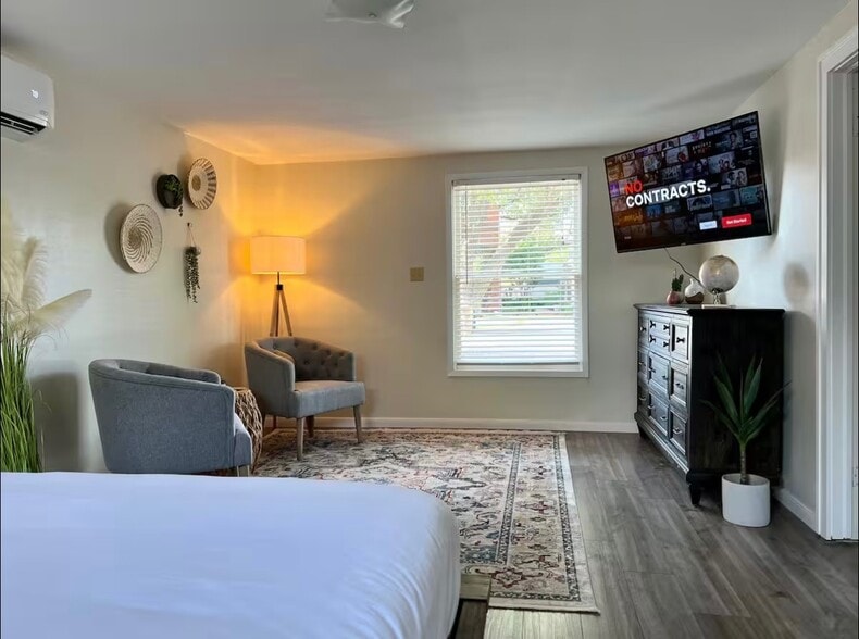 Building Photo - 1515 W Concho Ave