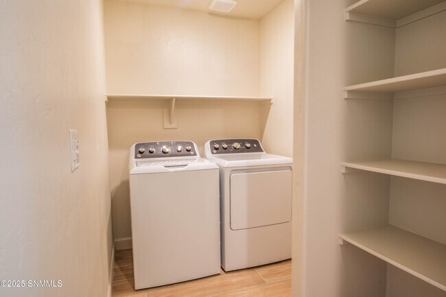 Building Photo - 3614 Paragon St