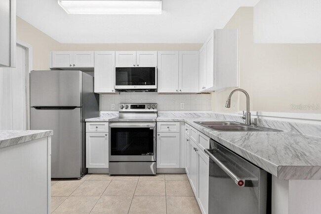 Building Photo - 7606 Pissarro Dr