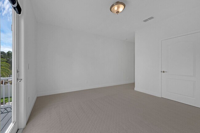 Building Photo - Gorgeous 4 bedroom/3.5 bath estate home fo...