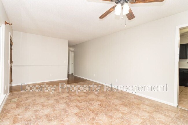 Building Photo - 910 Wesley Dr