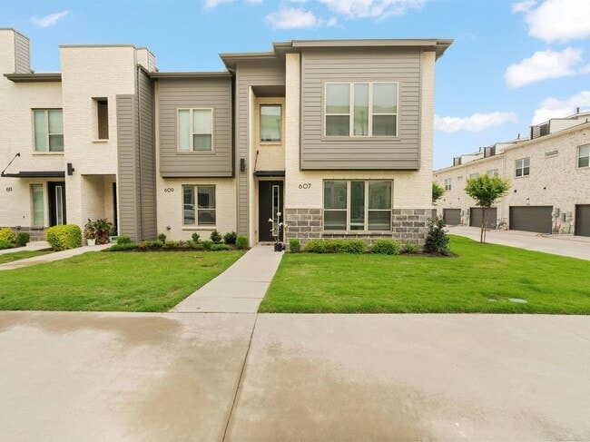 Building Photo - 607 Arapaho Dr