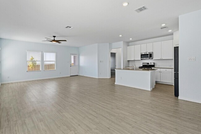 Building Photo - 5340 Cloves Cv