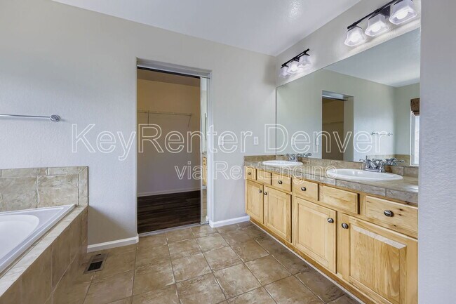 Building Photo - 2092 Tundra Cir