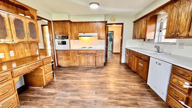 Building Photo - 12109 Camelot Dr