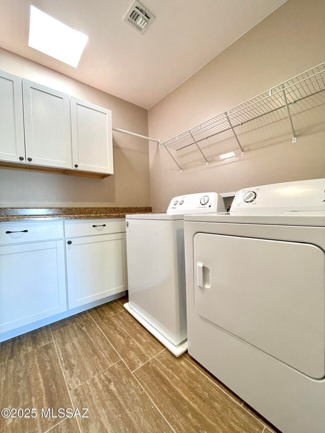 Building Photo - 12825 E Cape Horn Dr