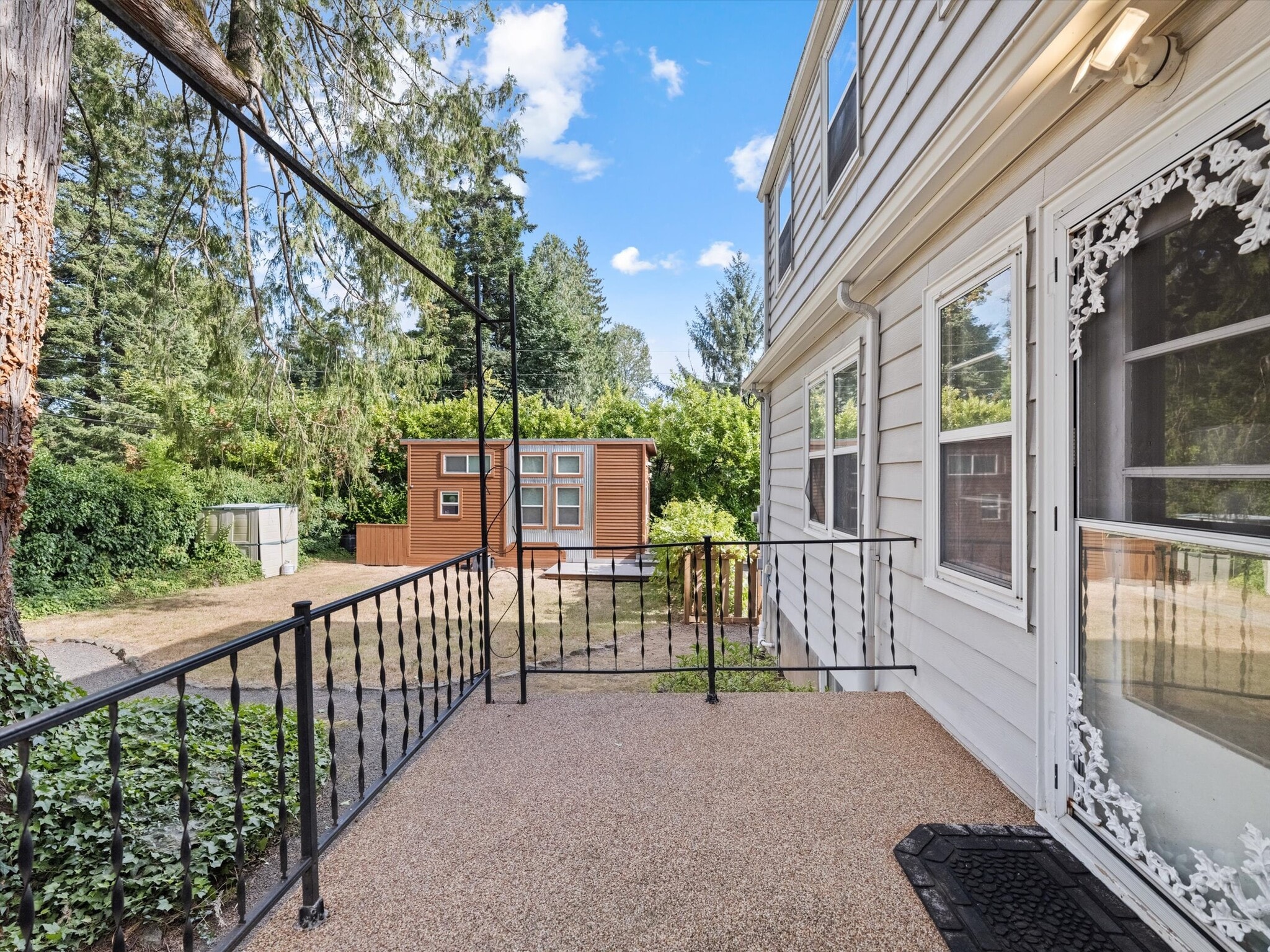 Building Photo - 9835 SW 80th Ave