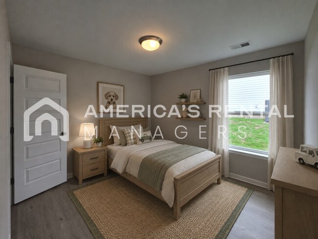Building Photo - Modern Living in Brookwood Station!