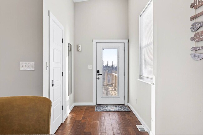 Building Photo - 518 Prospect St