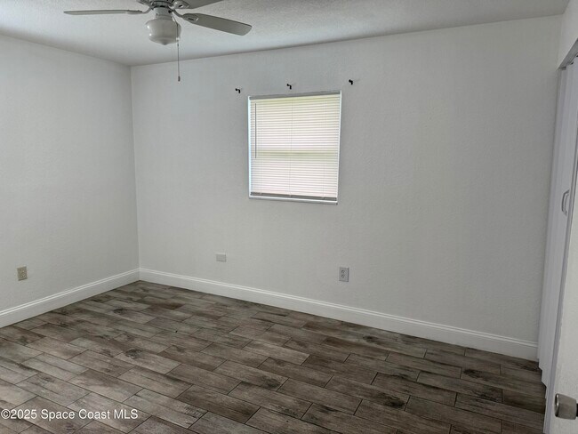 Building Photo - 2806 Tropic Rd