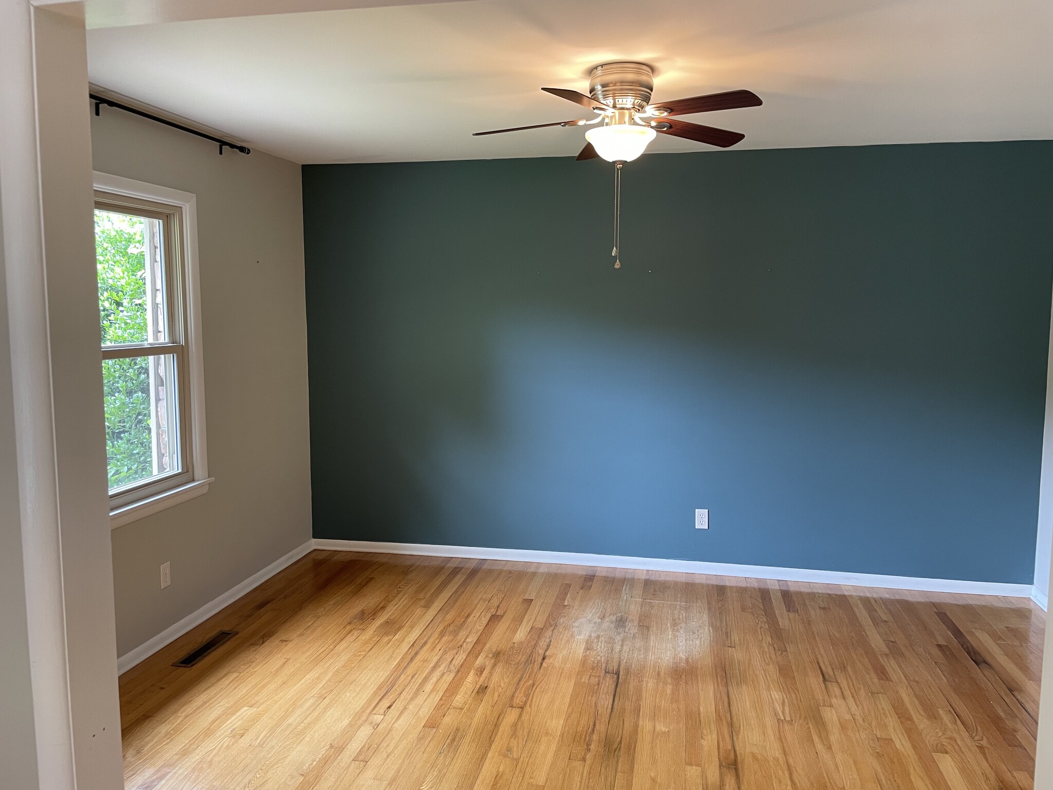 Formal dining area off kitchen - 8205 Ainsworth Dr