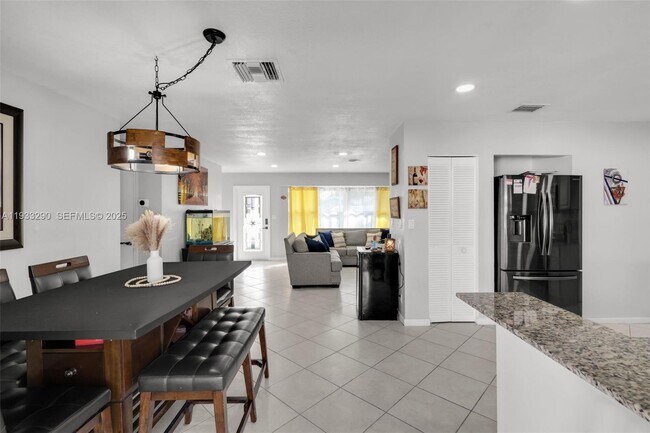 Building Photo - 6841 NW 7th Ct