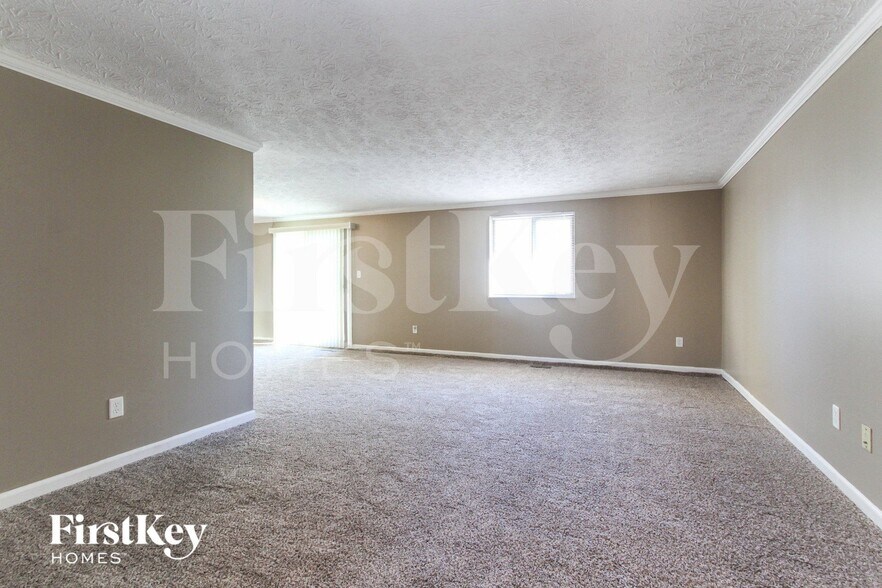 Building Photo - 3735 Valley Lake Dr