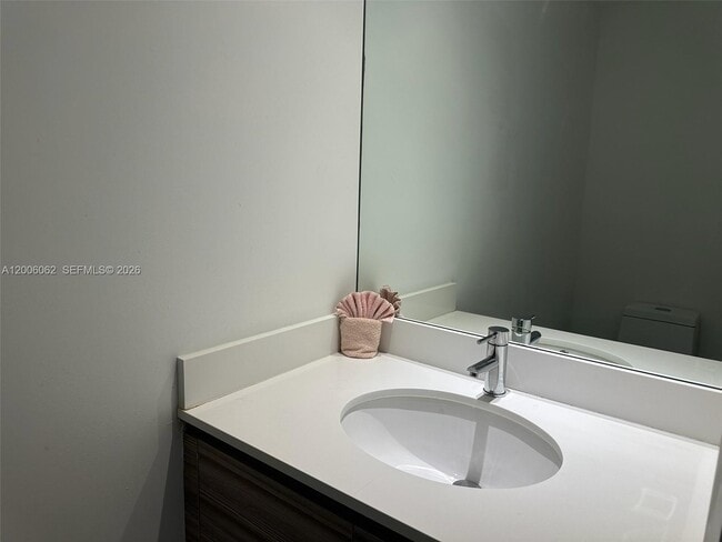 Building Photo - 121 NE 34th St