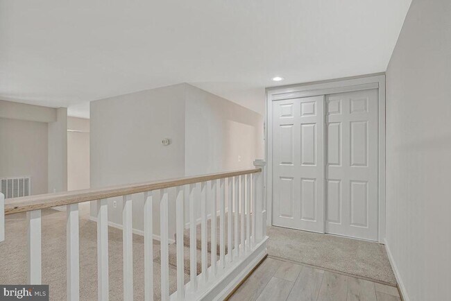 Building Photo - 15 Silverwood Cir