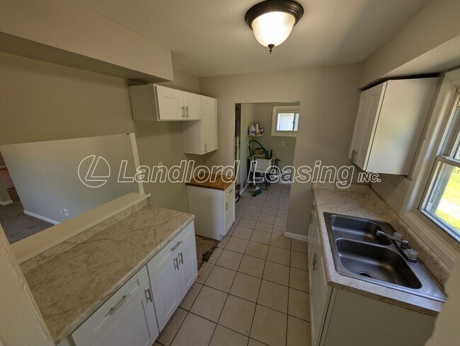 Building Photo - 4252 Belle Ave