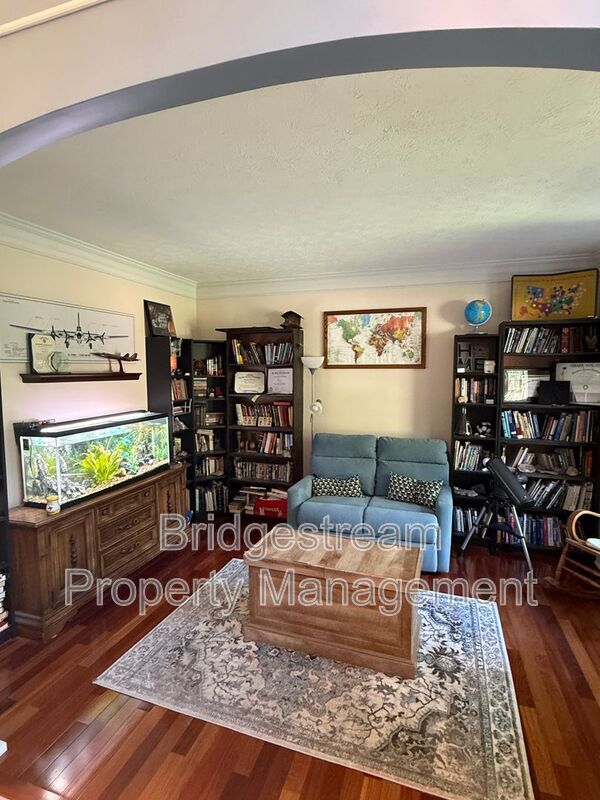 Building Photo - 7425 Pelbrook Farm Dr