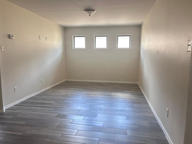 Building Photo - 5407 Simbrah Dr