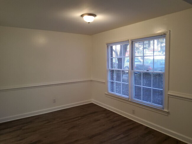 Building Photo - 2841 Tully Square