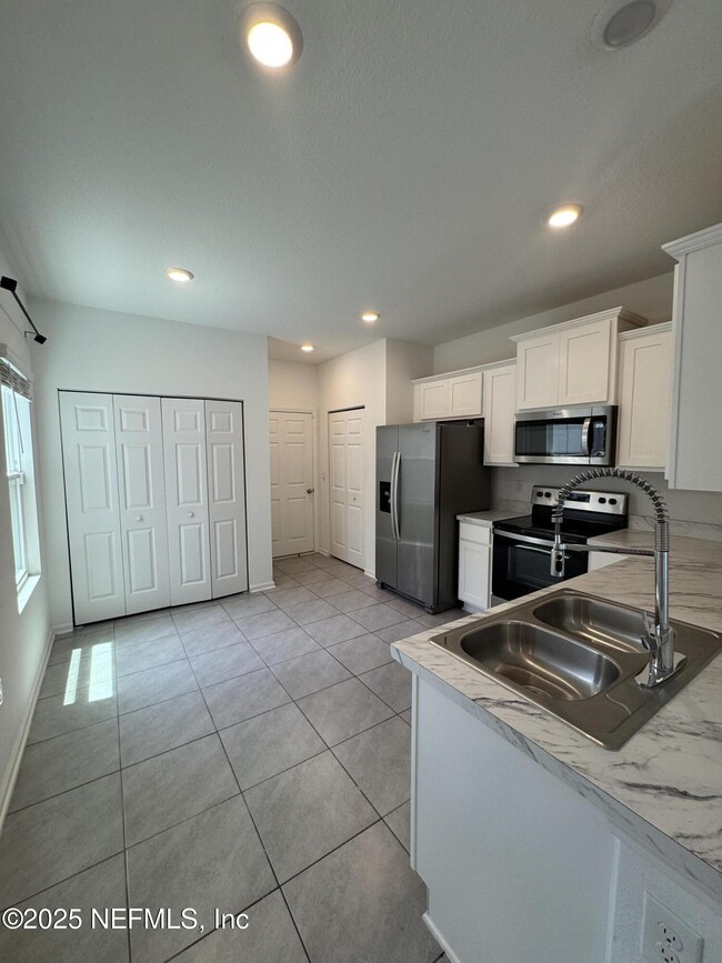Building Photo - 4021 Haymon Ave